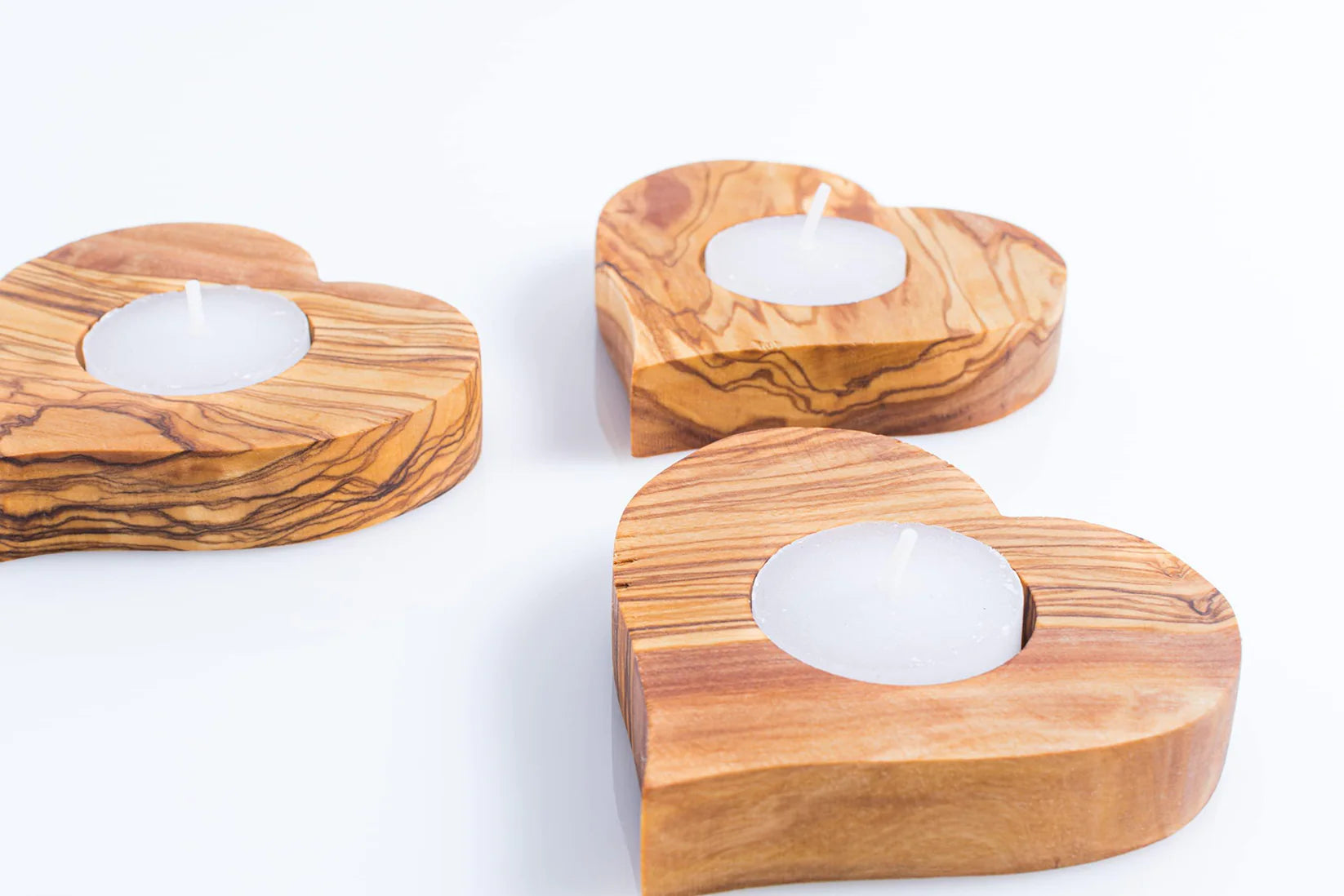 Série de 3 bougeoirs en bois d'olivier- En forme de cœur